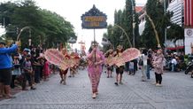 Duta Seni Jembrana Fragmentari “Prabawa Natha” Tampil Mememukau Kirab Nyepi Perdana di Kota Surakarta Kirab Nyepi di Surakarta