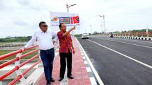 Gubernur Wayan Koster Ajak Sekjen PDIP Tinjau Lokasi Kawasan Pusat Kebudayaan Bali Gubernur wayan Koster