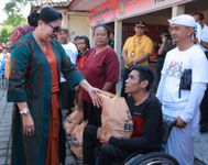 Puji Kesbangpol Bali, Bunda Putri Koster Ajak Seluruh Lapisan Masyarakat untuk Lebih Peduli Sesama Putri Koster
