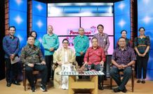 Bahas Tentang Pelayanan Kesehatan Tradisional Bali, Putri Koster Hadir Dalam Dialog Interaktif di Studio Bali TV Putri Koster