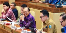 Gubernur Wayan Koster Paparkan RUU Provinsi Bali di Hadapan Panja RUU di Komisi II DPR RI paparkan RUU