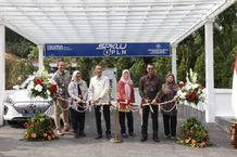 Kepala Sekretariat Presiden Resmikan SPKLU PLN Pertama di Lingkungan Istana Kepresidenan, Dukung Pencapaian NZE 2060 SPKLU