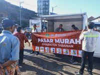 Tekan Inflasi Harga Jelang Nyepi, Pemkab Tabanan Gandeng Bulog Gelar Pasar Murah Pasar Murah