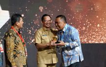 Capai UHC 99,8% Jembrana Diganjar Penghargaan UHC Award 2023 dari Mendagri UHC