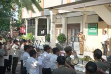 Peringati HUT Ke-73 Satpol PP dan Ke-61 Satlinmas, Sekda Alit Wiradana Ajak Anggota Tingkatkan Kesiapsiagaan Jelang Pemilu 2024 Sekda Alit Wiradana