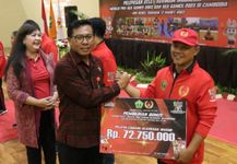 Pemkab Tabanan Berikan Bonus Atlet Berpretasi Porprov Bali XV 2022 Sekaligus Lepas Atlet Vovinam ke Kamboja Berikan Bonus