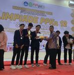 Tiga Mahasiswa Unud memboyong Medali Perak dalam Kompetisi Debat Tahunan Olimpiade Ppkn se-Nasional di Universitas Riau Unud