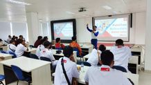 100 Siswa Lintas Kota Ikuti Edukasi Singkat Safety Riding di Astra Motor Bali Safety Riding