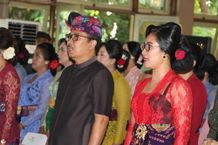 Sekda Suyasa Tekankan Pendidikan dan Percaya Diri Perkuat Karakter Perempuan Sekda Suyasa