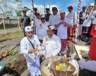 Letakan Batu Pertama Proyek Gedung IKM, Bupati Sedana Arta Optimis Kopi Arabika Bangli Dikenal Luas Kopi Arabika