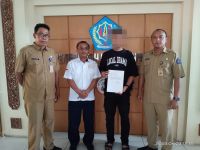 Pembuang Sampah Sembarangan di Kawasan Sesetan Diganjar Teguran pelaku pembuang sampah