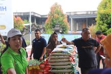 Jelang Hari Raya Idul Fitri, Pasar Murah Pengambengan Diburu Warga Pasar Murah