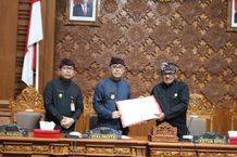 Penutupan Sidang Paripurna DPRD Kota Denpasar, Dewan Apresiasi LKPJ Wali Kota Denpasar Tahun Anggaran 2022 Rapat Paripurna
