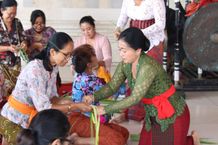 WHDI Kota Denpasar Beri Pelatihan Kecakapan Hidup Bagi Para Wanita Hindu Pelatihan Kecakapan Hidup
