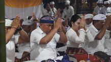 Bupati Tamba Hadiri Upacara Penyineban Pura Dalem Desa Adat Manistutu Upacara Penyineban