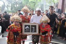 Libatkan 2.145 Penari, Wawali Arya Wibawa Buka “Naluriku Menari” Peringati Hari Tari Sedunia Naluriku Menari