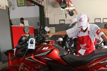 Pengen Cari Takjil saat Ngabuburit, Pastikan Dulu Kondisi Motornya Ngabuburit