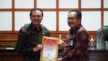 Pemerintah Provinsi Bali Berikan Anugerah Reformasi Birokrasi dan Agen Perubahan Tahun 2022 pada Perangkat Daerah Berprestasi Anugerah Reformasi Birokrasi