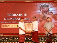 Gubernur Wayan Koster Serahkan Hadiah Lomba Ogoh-Ogoh Kepada Para Juara Kabupaten/Kota Se-Bali Serahkan Hadiah Lomba