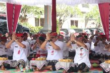 Purnama Sasih Kedasa, Bupati Sanjaya Ajak ASN Konsisten Bangun Tabanan purnama sasih kedasa