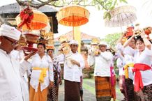 Wali Kota Jaya Negara Ngaturang Bhakti Penyineban di Pura Agung Lokanatha Pura Agung Lokanatha
