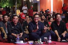 Luncurkan SID Kecamatan Kediri, Bupati Sanjaya Duduk Lesehan Bersama Pimpinan OPD Luncurkan SID
