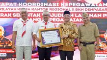 Terbaik SeBali-Nusra, Pemkab Buleleng Raih Penghargaan Digitalisasi Arsip Kepegawaian Raih penghargaan