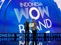 JNE Raih Penghargaan Gold Champion Kategori Courier Service Indonesia WOW Brand 2023 WOW Brand 2023
