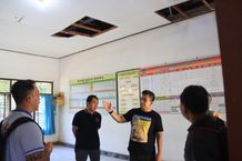 Wabup Ipat Tinjau Bangunan Sekolah Rusak bangunan rusak