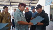 Bupati Tamba Cari Solusi, Tak Ingin Persoalan Rekomendasi Solar Subsidi Bagi Nelayan Berulang Bupati Tamba