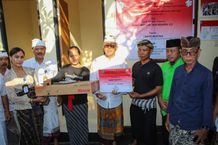 Tuntas Dikerjakan, Wali Kota Jaya Negara Serahkan Bantuan Bedah Rumah di Banjar Bukit Buwung Kesiman Petilan Bedah Rumah