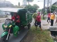 Desa Sidakarya Lakukan Giat Jumat Bersih, Ajak Masyarakat Jaga Lingkungan Desa Sidakarya