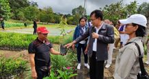 Peserta Festival Anggrek Mengikuti Agro Tour ke Kebun Benih Holtikultura Kebun Benih Holtikultura