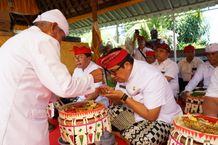 Bupati Sanjaya Apresiasi Kebersamaan Warga Bengkel, Kediri Bupati Sanjaya