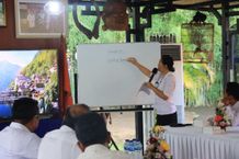 Pejabat Pemkab Jembrana Dilatih Bahasa Inggris Bahasa Inggris