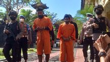 Bermain Kartu Berujung Maut! Dua WNA India Diamankan Polisi Kartu India