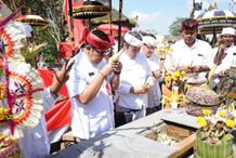 Ngaturang Bhakti di Pura Luhur Batu Lumbung dan Luhur Besikalung, Bupati Sanjaya Nunas Kerahayuan Jagat Rahayu