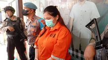 Ratusan Juta Uang Perusahaan Digelapkan, Made Ayu Kini Harus Berurusan dengan Pihak Kepolisian Pura Pura Ponsel