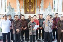 Bahas Kondisi Pariwisata Bali Terkini, Bupati Sanjaya Rakor Bersama Gubernur Koster Rakor