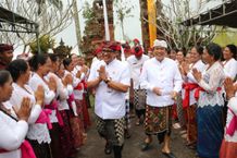 Bupati Sanjaya Komitmen Dukung Pembangunan Krama Adat Puring-Penebel Pembangunan Krama Adat