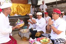 Bupati Sanjaya Nyaksi Yadnya Krama Tabanan di Tiga Kecamatan Krama Tabanan