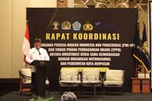 Sekda Alit Wiradana Buka Rakor Penanganan PMI-NP dan TPPO Rakor