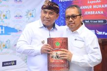 Terima PSBI untuk Masjid Annur Muhammadiyah, Bupati Tamba Harap Tingkatkan Karakter dan Akhlak Kaum Milenial Terima PSBI