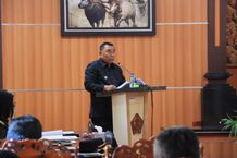 Bupati Jembrana Sampaikan Ranperda Pertanggungjawaban 2022 Ranperda Pertanggungjawaban 2022