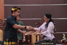 Wabup Ipat Beri Jawaban Atas Pandangan Fraksi Pandangan Fraksi