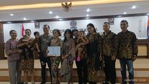 Kupas Kesejahteraan Petani di Masa Covid-19, Gek Rani Jadi Doktor ke-210 FIB Unud Unud