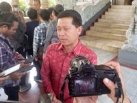 Cegah WNA Berulah, Nyoman Suwirta Pantau DTW Nusa Penida WNA Nakal