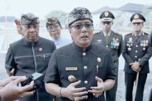 Bupati Giri Prasta Tegaskan WNA Wajib Tunduk Pada Regulasi NKRI WNA Nakal