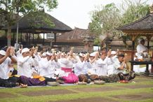 Wagub Cok Ace Matur Piuning Persiapan Piodalan Pertama Pasca Pandemi Covid-19 Pura Mandara Giri Semeru Agung Lumajang Pura Mandara Giri Semeru Agung Lumajang