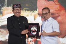 Berdedikasi Tinggi Tangani Pandemi, Gubernur dan Wagub Bali Apresiasi Kinerja Kepala KPw BI Bali Trisno Nugroho Gubernur dan Wagub Bali